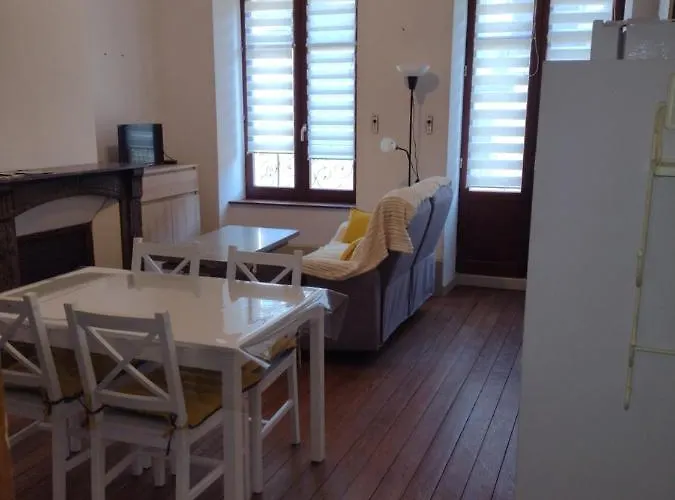 Appartement 1Er Etage Proche Des Termes